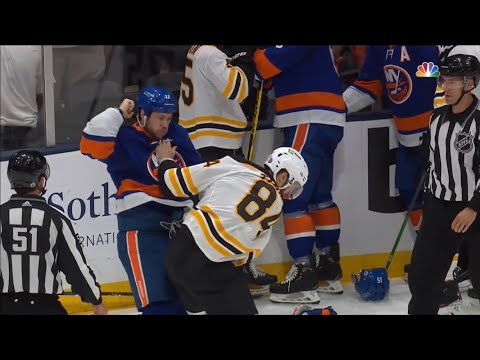 Jarred Tinordi vs Matt Martin fight Boston Bruins vs New York Islanders (2021 NHL)