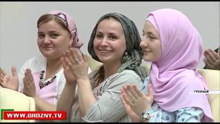 Хутмат Кадырова завершила учебу в девятом классе и получила аттестат