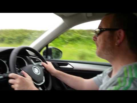 Volkswagen Tiguan SE NAV 2.0 TDI Review by MotorMartin