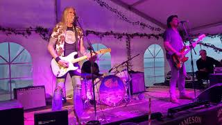 Pontus Snibbs Wreck of blues på Chill out Mellbystrand - One's too many