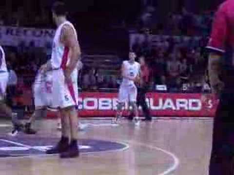 37 19-01-08 BCO-Bologna bis - Elvir Ovcina met lekker noncha