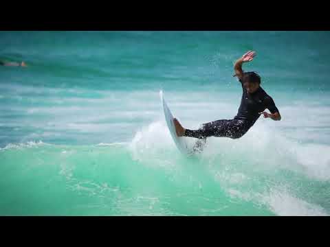 Fun sunny waves at Tallows