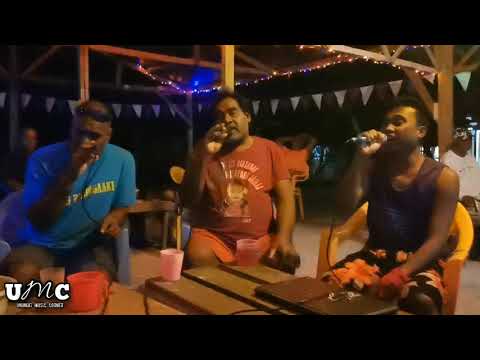 Weneweneu n au tabo ae kakamaroa_by_Kaoma_Tekatie_&_Nabooi_(Trio_Cover)