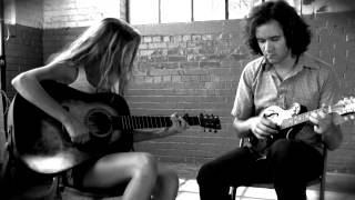 Mandolin Orange - "Runnin' Red"
