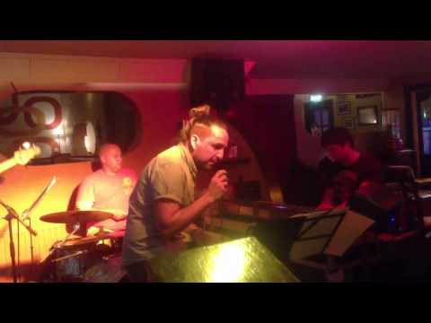 GrooV MonkZ feat. Andres Martorell playing Ain't no sunshine