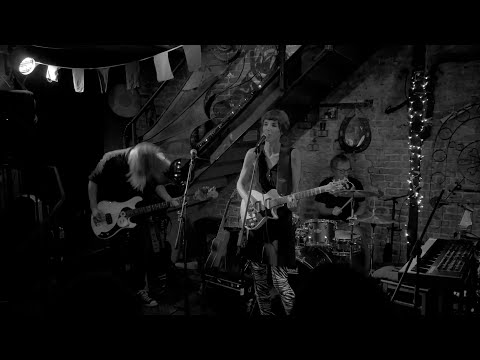 Fallen Stereo – Alone at the Skatepark (live at Arcanoa, Berlin)