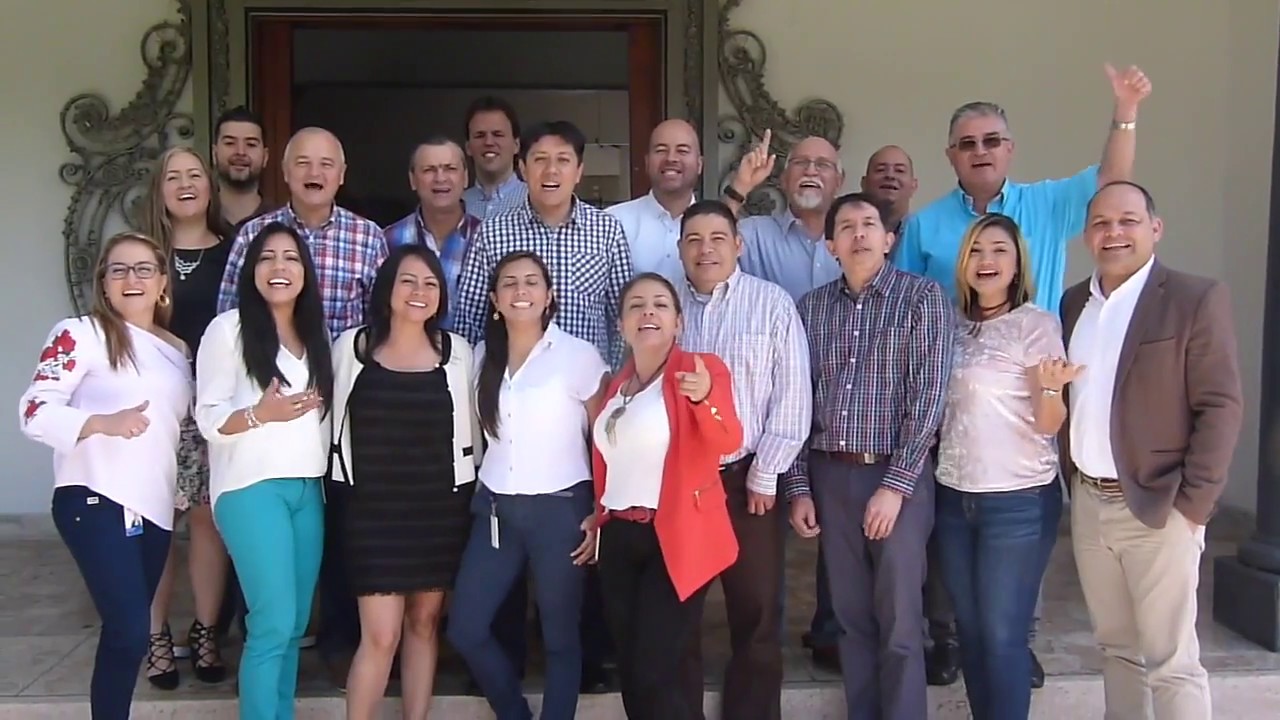 Feliz Navidad y Próspero 2018 les desea Atrae