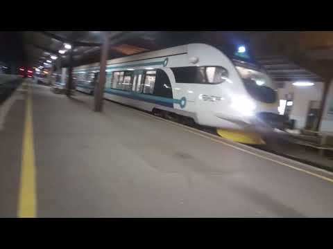 Opet se sramotimo u ugrožavamo život turistima i putnicima. [ krivac strojovođa HŽ PP ]