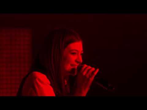 David Bowie Tribute l The BRIT Awards 2016   Lorde   Life on mars