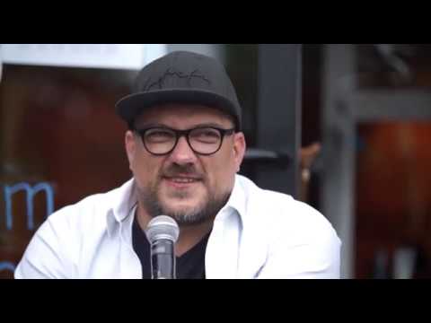 Saruna par Induli Zariņu MVT Vasaras mājā.