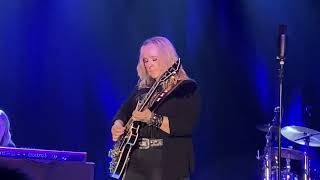 Melissa Etheridge singing “An Unexpected Rain” 🎸🔥🔥🔥