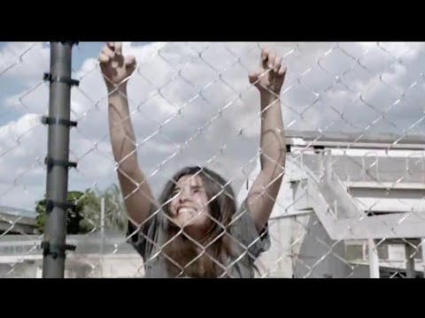 Rastros de Mentiras - Aline muere electrocutada