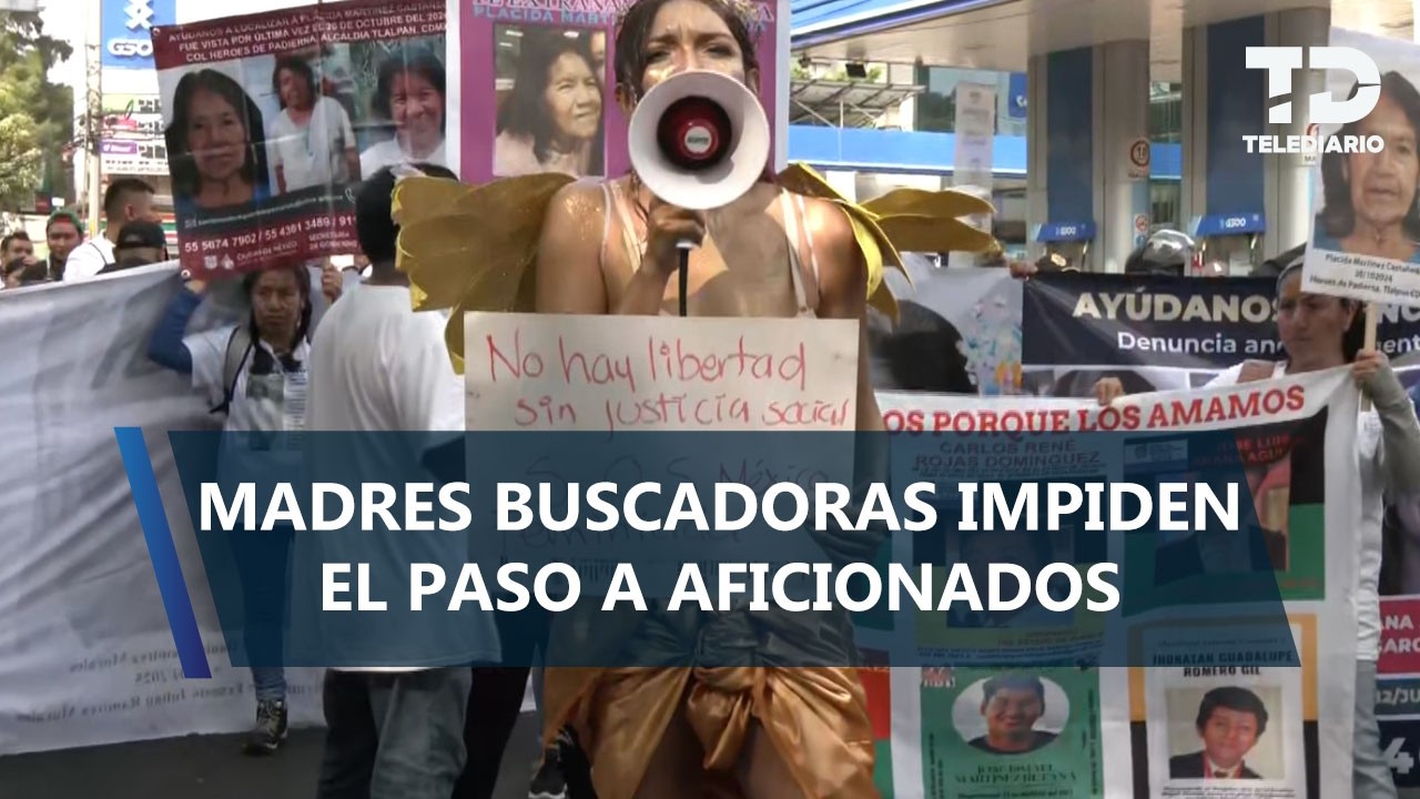 Madres buscadoras impiden paso de aficionados rumbo al Estadio CdMx