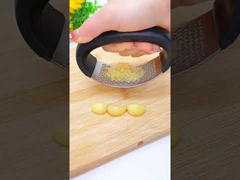 Multi-Function Manual Portable Garlic Crusher Ginger Mincer Garlic Presser Curved Garlic