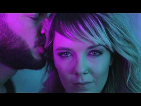 Mais Um Pouco video