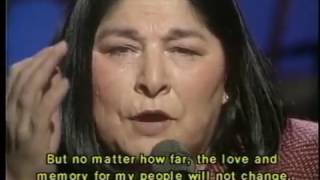 Mercedes Sosa - Todo cambia, Sólo le pido a Dios (con subtítulos en inglés, english subtitles)