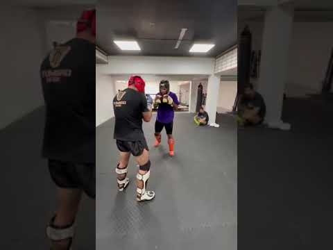 Sparring kickboxing Iván Galaz
