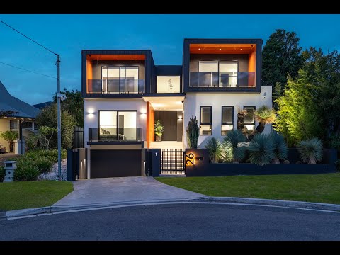 26 Fewtrell Ave, Revesby Heights - Daystar First National (Sydney Real Estate Video)