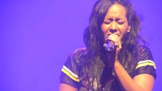 Amel Bent @ L&#39;Olympia - Tout.