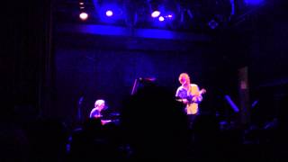 Brad Mehldau & Chris Thile ending to "Don't Think Twice it's Alright"