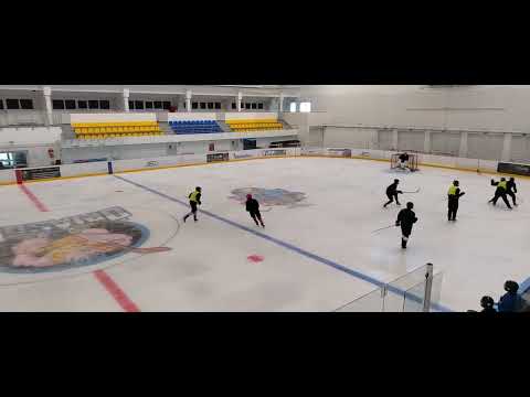 Újra jégen az ajkai hokisok