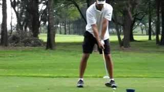 preview picture of video 'Irvin Valencia haciendo un swing de golf en el Atlas Country'