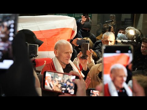 Video | Belarusian dissident Bialiatski says he is 'happy to be free' | AFP