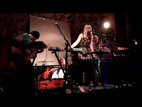 [HD] Run Toto Run - Sleepyhead (Passion Pit cover) (live Manchester Deaf Institute, 16th Oct 2009)