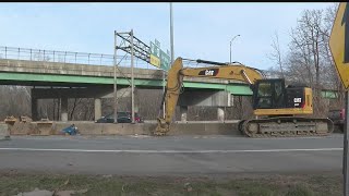 Engineers back out making repairs on Mahoning Avenue bridge