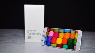 Samsung Galaxy J5 2016 White (SM-J510HZWD) - відео 2