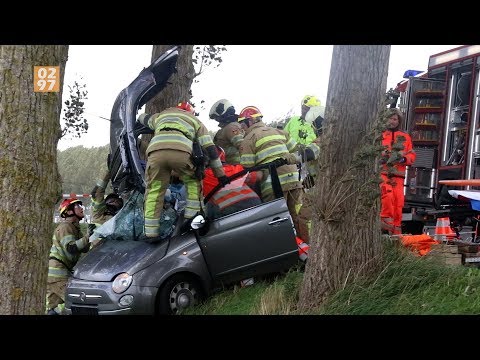 Bijrijder klem in auto na ongeluk Abcoude - 0297.nl