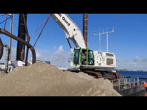 Barge offloading DOP 2320 Dredge pump