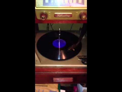 Ella - Chick Webb & His Orchestra w/ Ella Fitzgerald and Taft Jordan (1938)