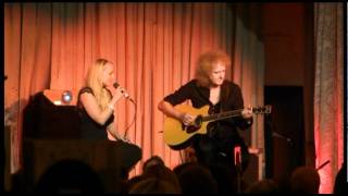 Brian May & Kerry Ellis Perform 'Born Free' - HD.