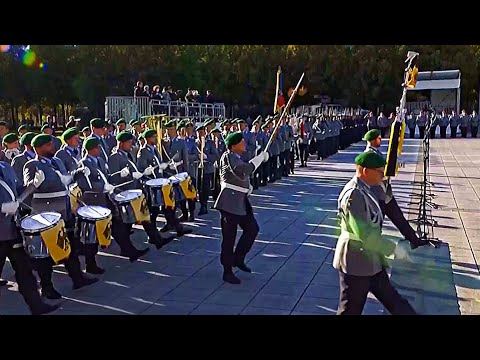 Regimentsgruß (Marsch) Ausmarsch Wachbataillon/Musikkorps der Bundeswehr Abschlussappell 13.10.2021