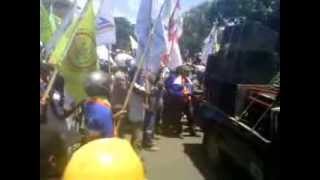 preview picture of video 'Demo Buruh Pabrik Semen Cilacap : Dua Kali Gagal Ketemu Bupati'