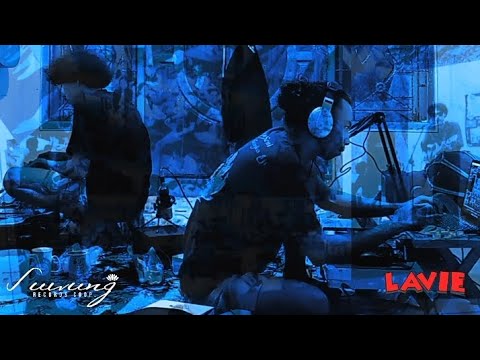 LAVIE MUSIK - MERRY & JHONNY PEJALAN KAKI (AUDIO VISUAL)