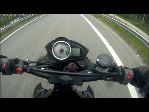 Kawasaki Z750 acceleration