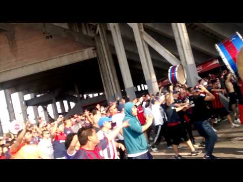 "Entrada de la Butteler vs Banfield" Barra: La Gloriosa Butteler &bull; Club: San Lorenzo &bull; País: Argentina