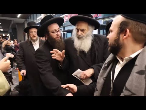 Satmar Antwerp Dayan Rabbi Weiss Refuses To Shake Hand With Uriel Goldman of Lev Tahor Cult