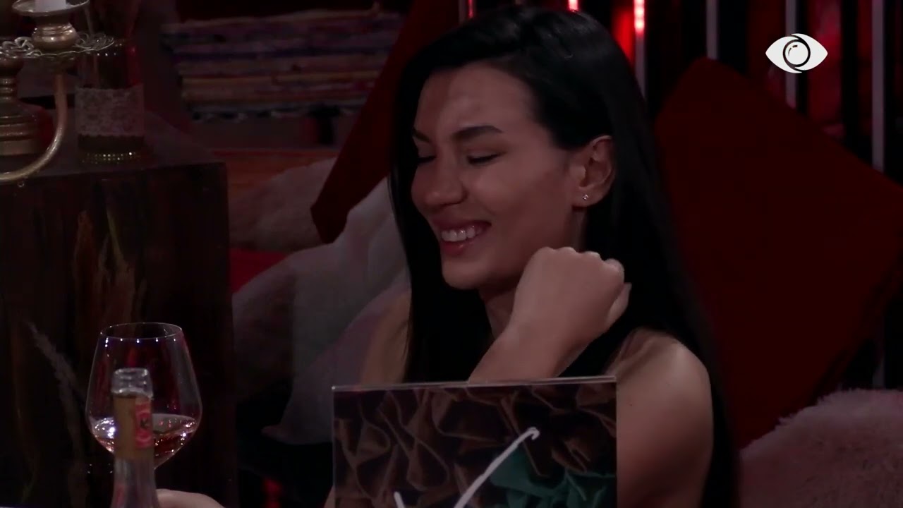 “Ti je një femër e fortë”/ Laerti-Olës: Këtu brenda secili vjen…