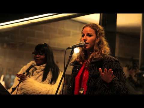 Catarina Almada - Cá fora com Jazz nos Clérigos (2)