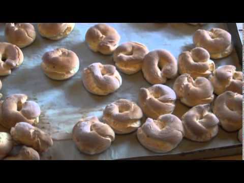 Girifalco 29 marzo 2014-La cucina tradizionale di nonna Paola -"I Taralli"