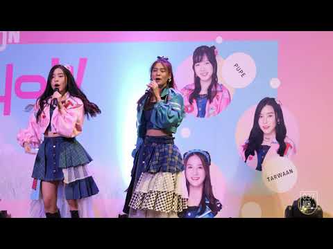 200919 BNK48 Nine - River @ Road Show Central Rama 3 [Fancam 4K60p]