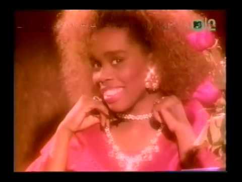 Shelly Thunder - Working Girl