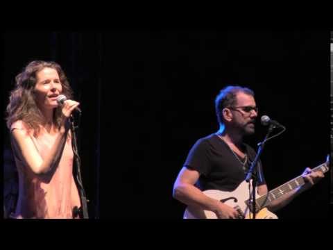 Edie Brickell and the New Bohemians NOCMF 2014 Buffalo Ghost