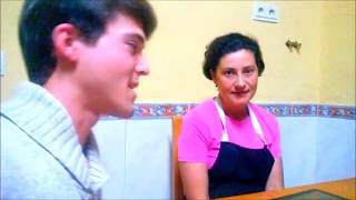 preview picture of video 'Entrevista al bar más antiguo de Villanueva de las Torres.'