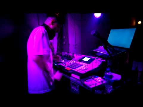 Eversor on the MPC (Live at K44, Athens)