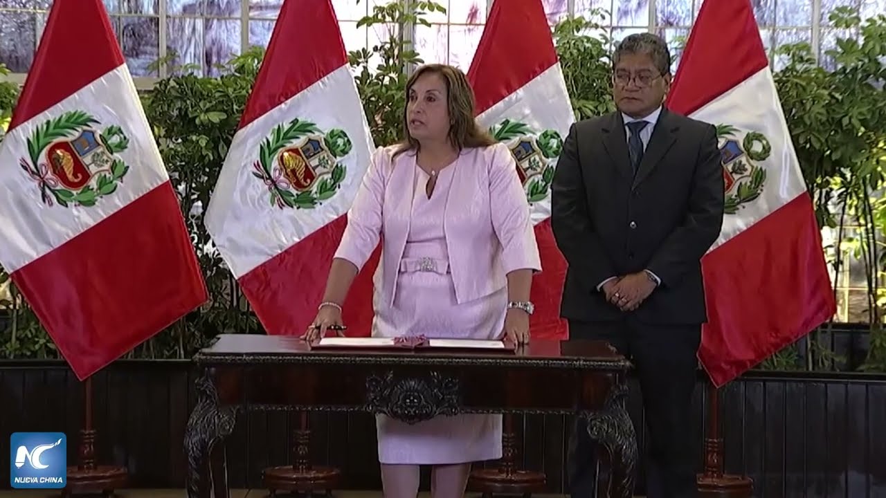 Presidenta de Perú promulga ley de amnistía histórica para militares y policías