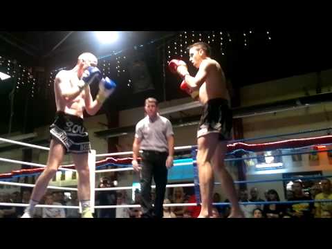 Fight 1 Carl Hand (Chupasart Gym) v Shane Mcllroy (Newry ) Armageddon IX    24 Sept 2011.mp4